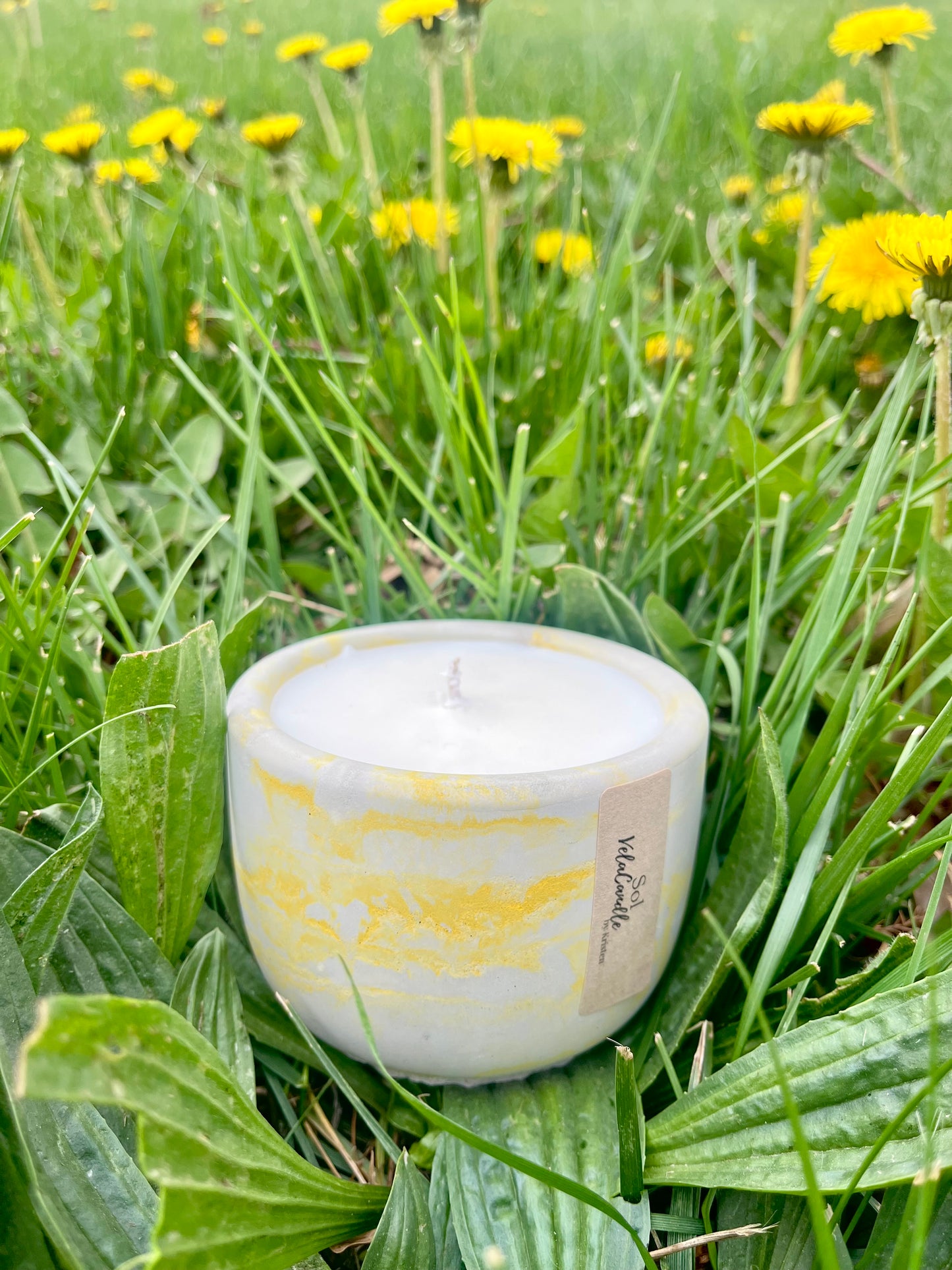 “Sol” scent concrete candle