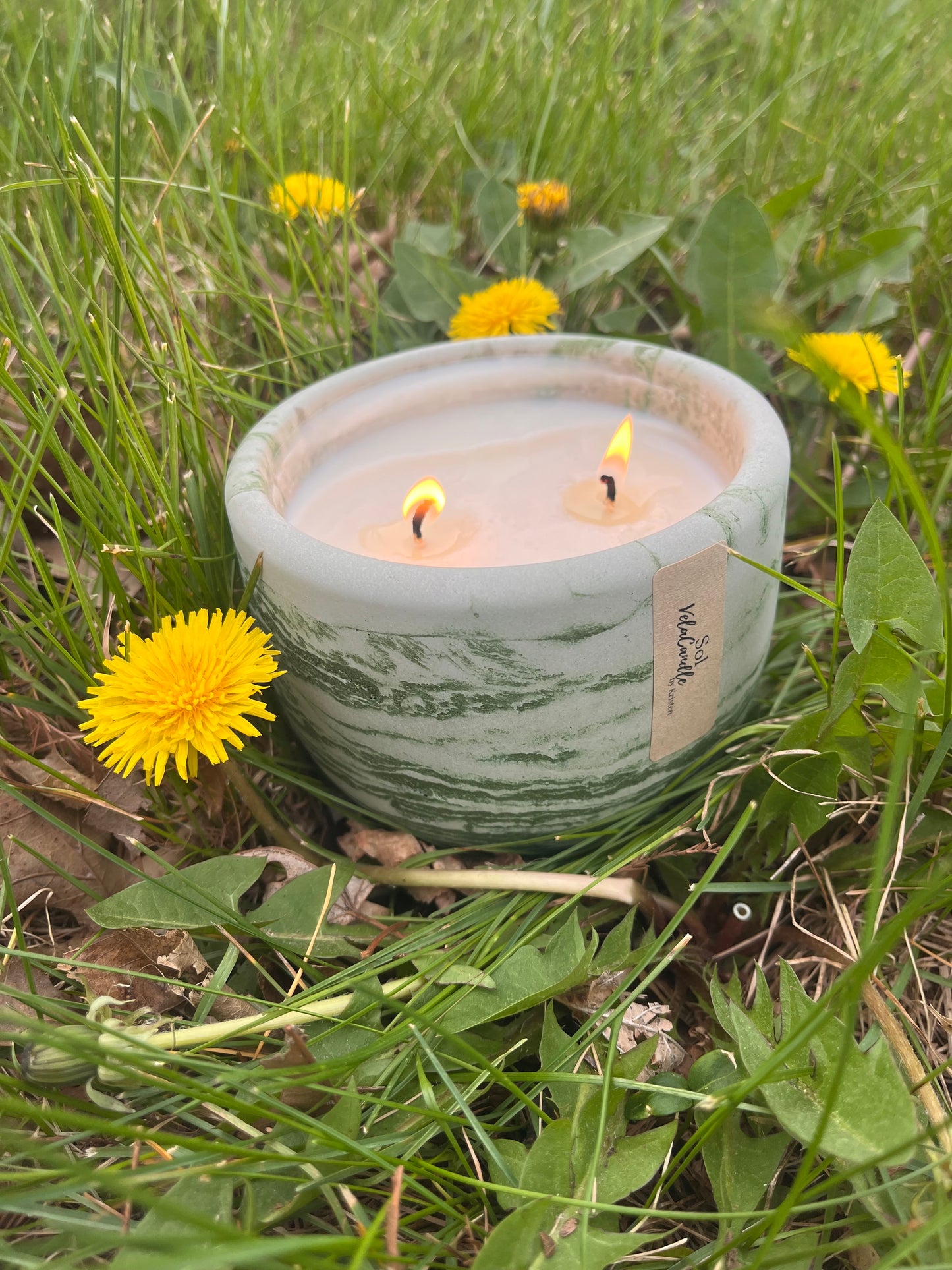“Sol” scent concrete candle
