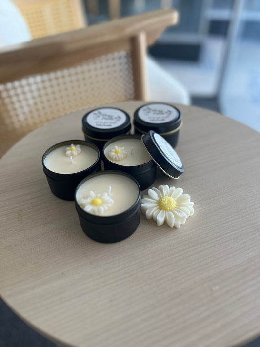 A Daisy Candle Mini Tin