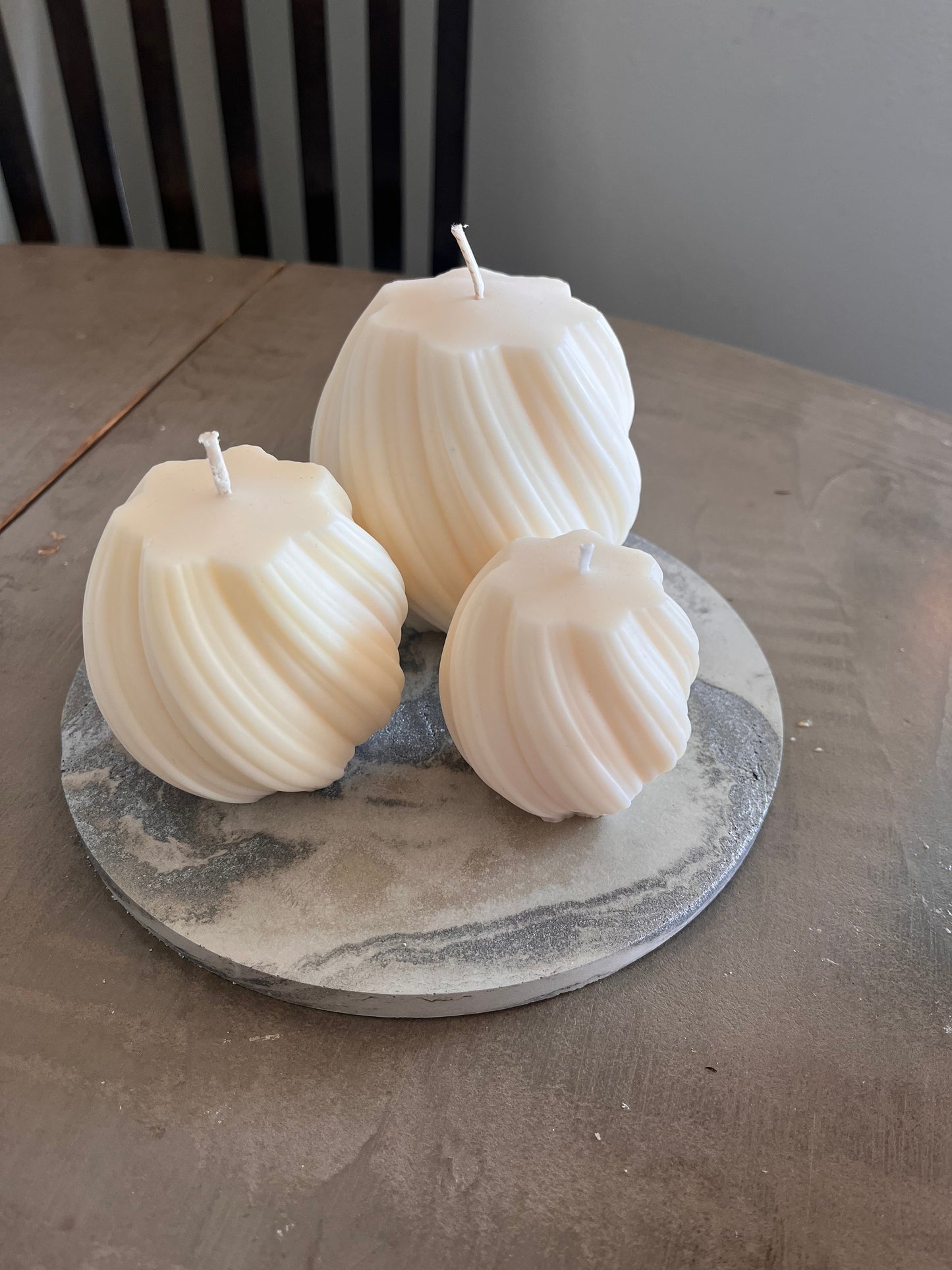 Set of 3 Swirl soy pillar candles