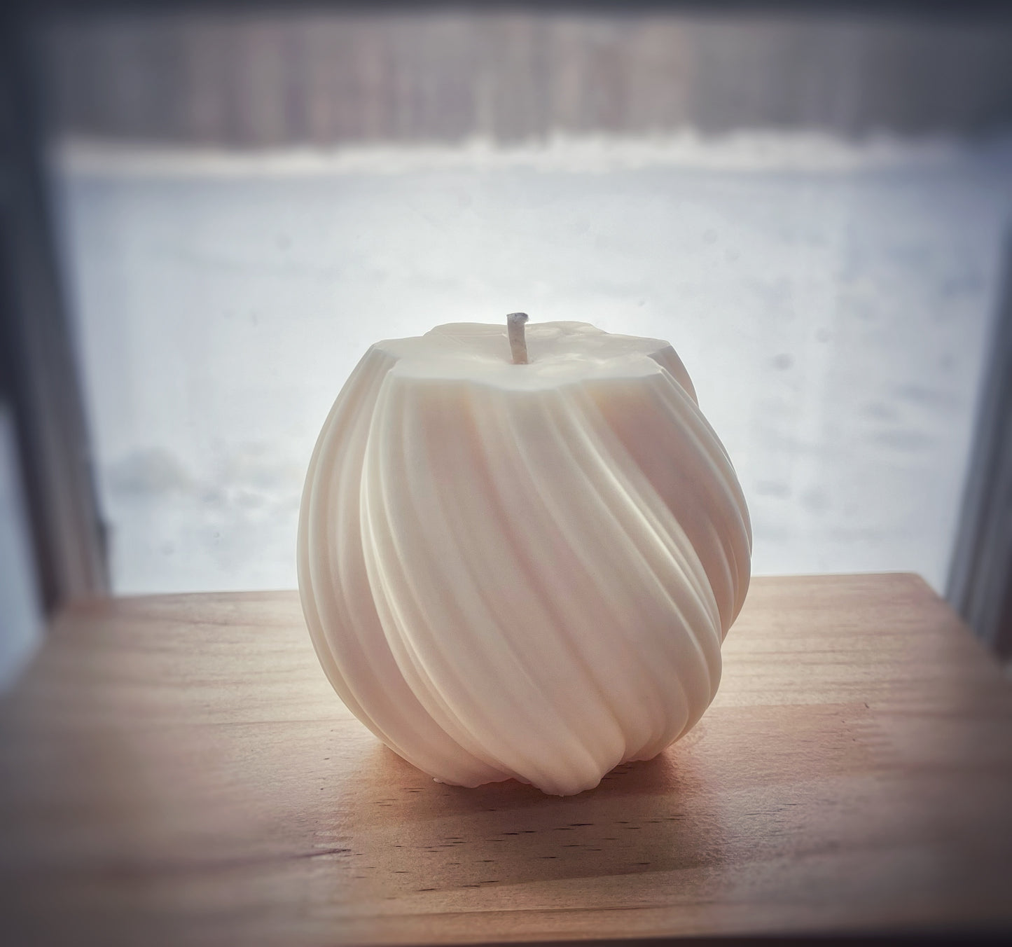 Swirl soy pillar candle