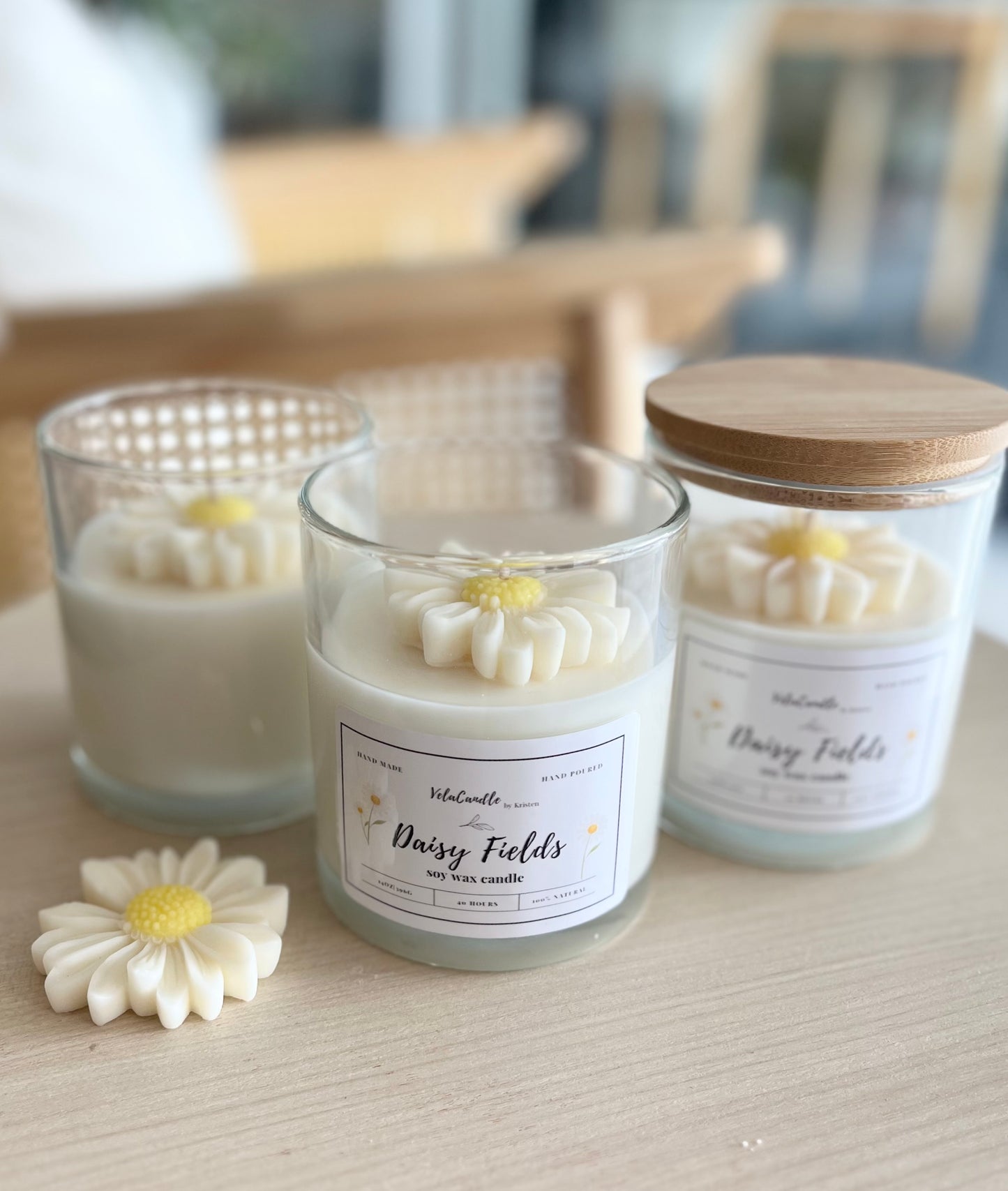 A Daisy Candle