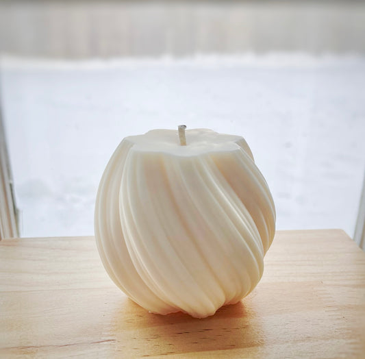 Swirl soy pillar candle